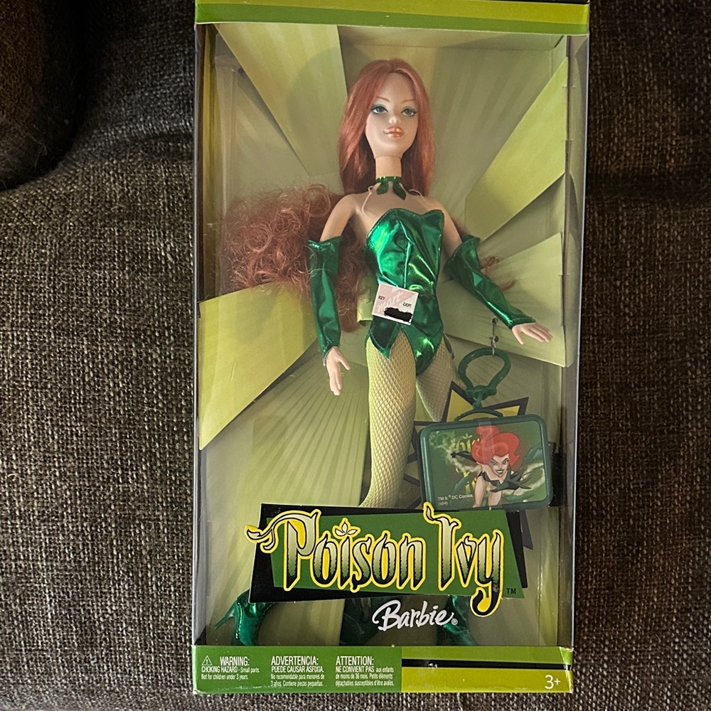 Barbie Poison Ivy Doll in Green Outfit 2004 DC NIB